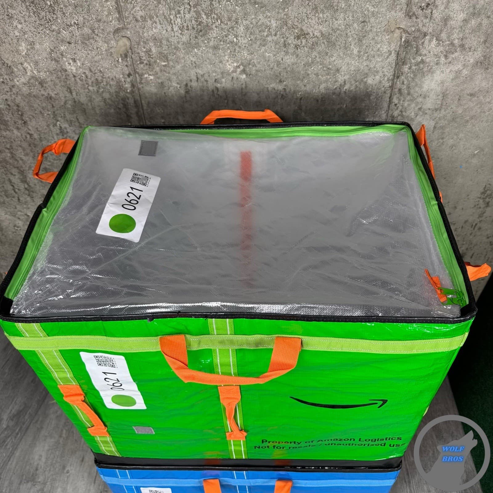 (2) AMAZON COURIER LARGE DELIVERY STORAGE BAGS 28x24x20 *2 TOTE LOTS* BUY BULK! 4