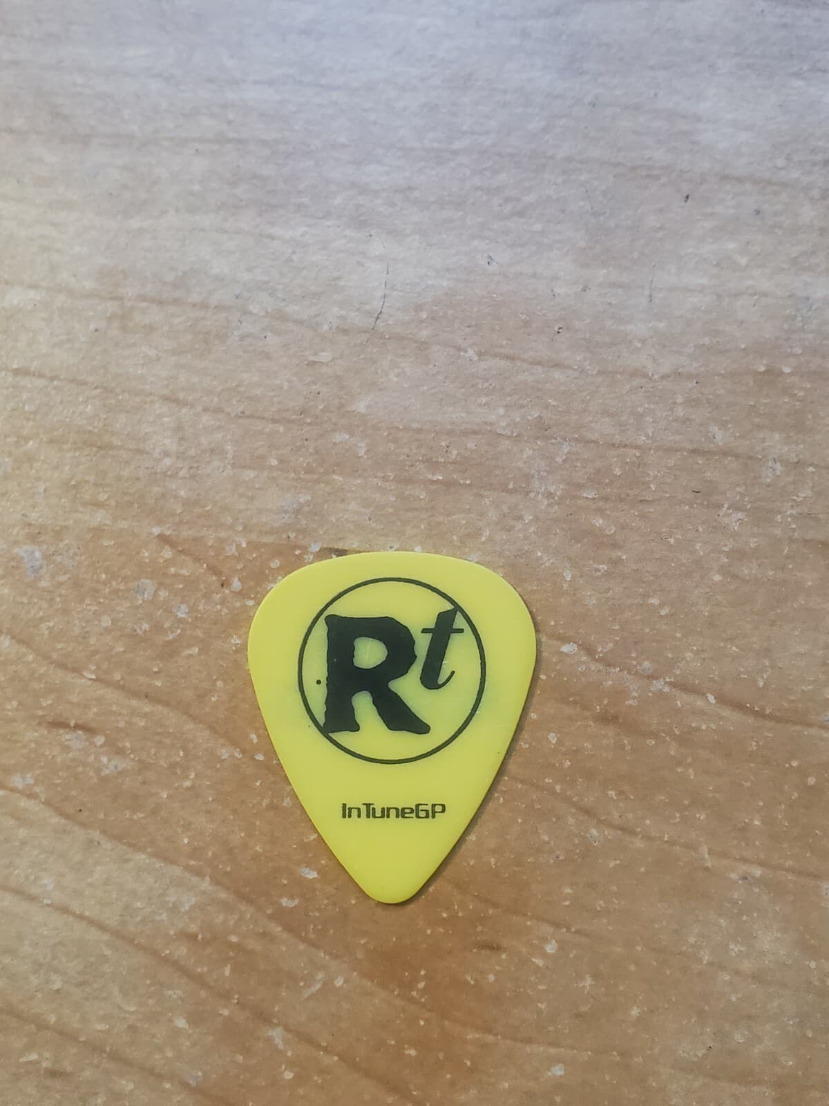 Rob Thomas 2010 Cradlesong solo tour Frank Romano yellow Rt Guitar Pick Pic 2