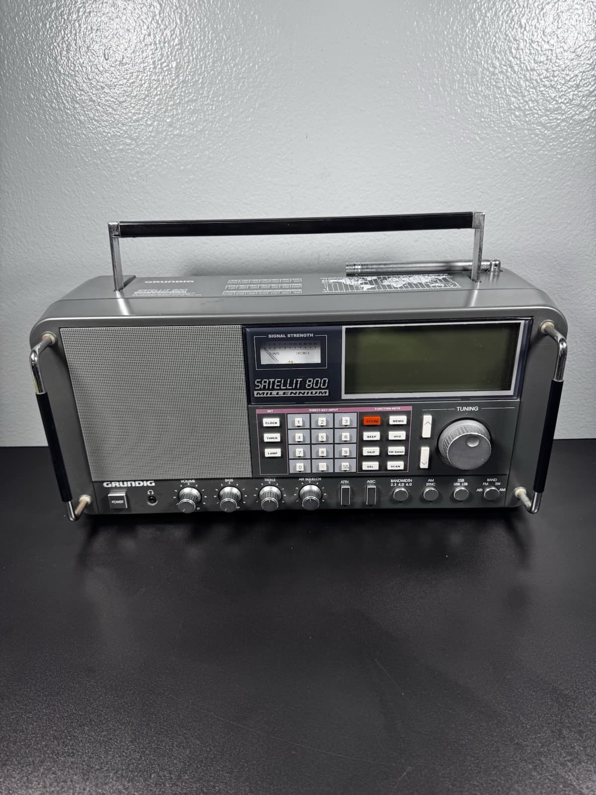 Grundig Satellit 800 Millennium Shortwave Receiver No power Supply 2