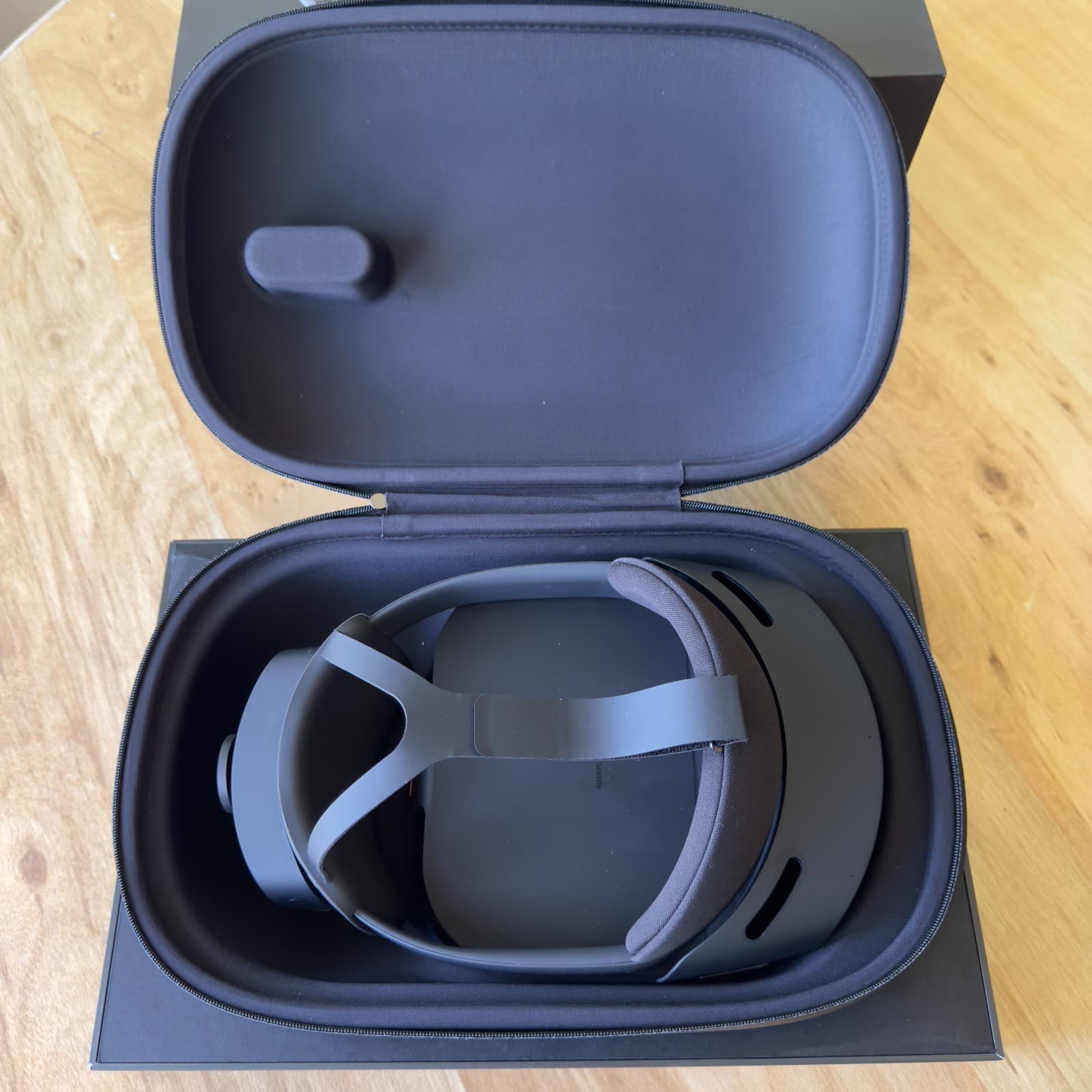 Microsoft HoloLens 2 - Smart Glasses VR Headset Device - Model 1855 - NJZ-00001 5