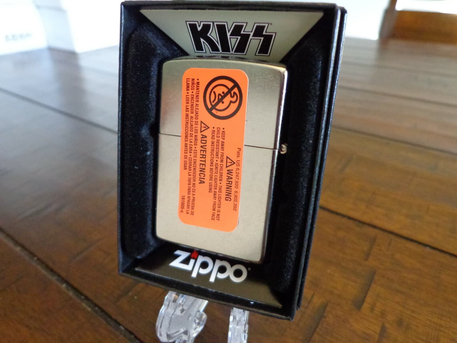 KISS THE BAND IN SUITS PORTRAIT DRESSED TO KILL ALBUM ZIPPO LIGHTER MINT IN BOX 2