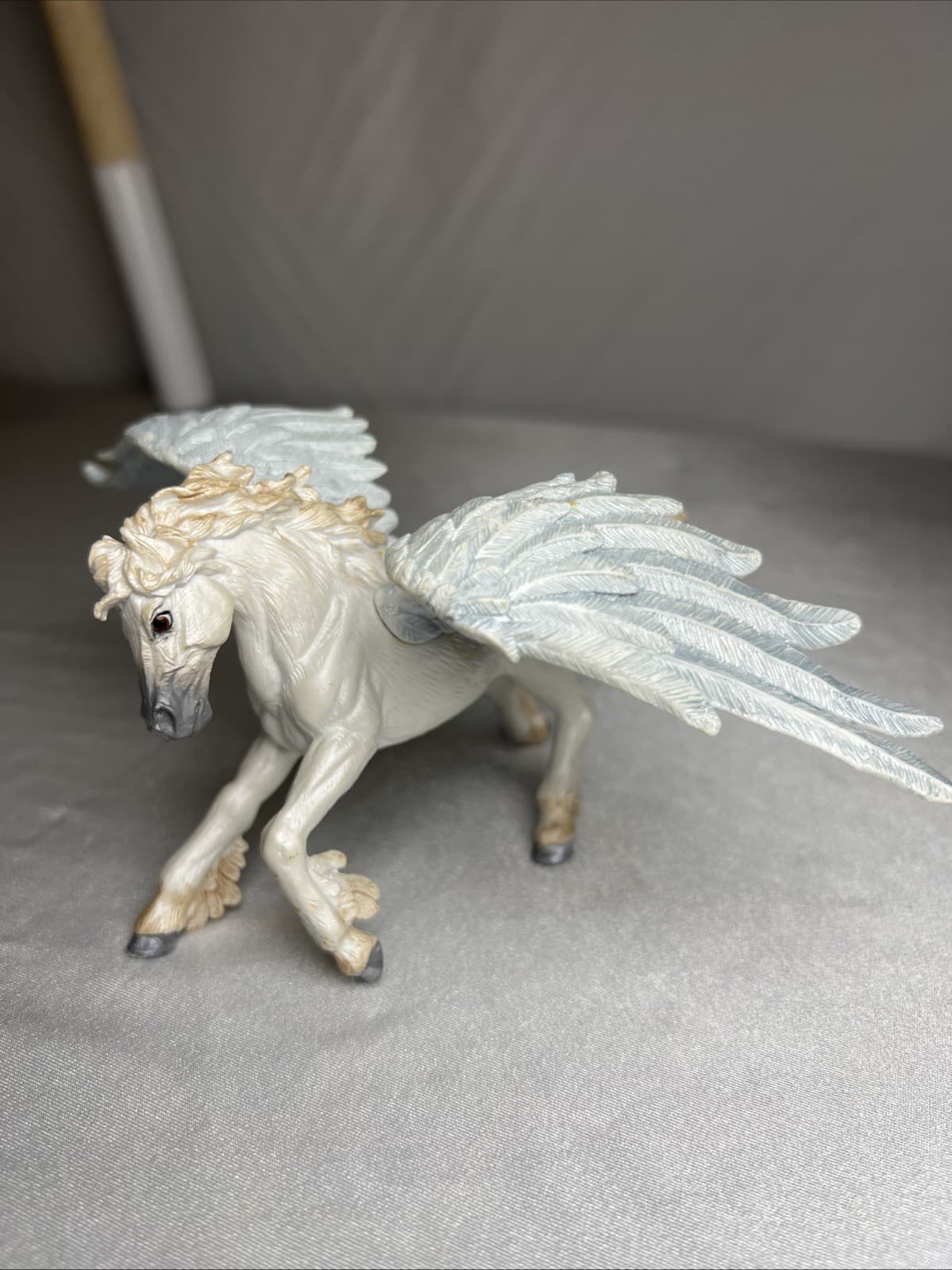 Safari Ltd White Pegasus Winged Horse Animal Toy Figure J8 2