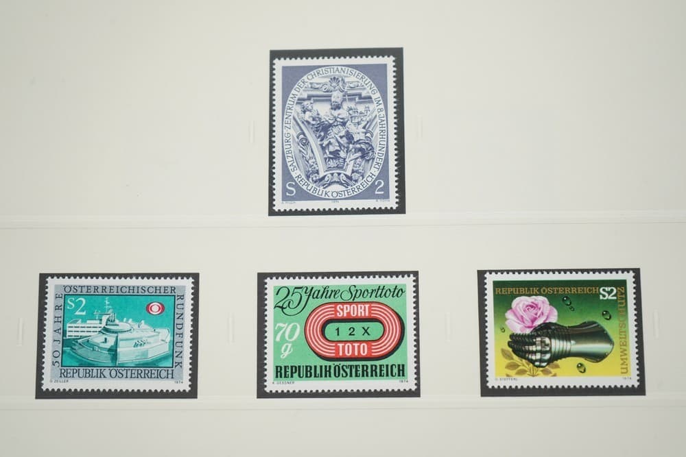 AUSTRIA 1974-1986 COLLECTION OF 400 STAMPS MINT & USED STORED IN SAFE ALBUM 4