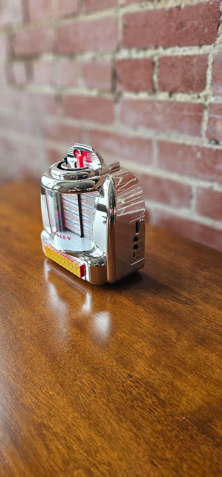 Open Box Crosley Diner Radio Jukebox Tabletop Radio 5