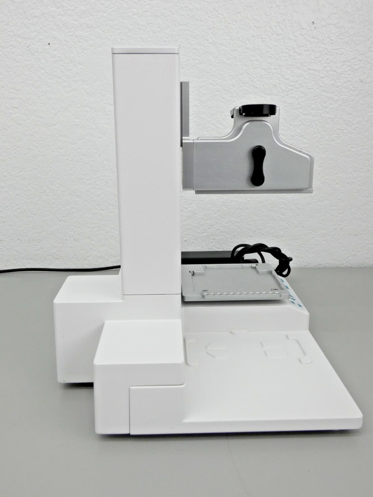Integra Viaflo Assist Pipetting Robot Base Unit 4