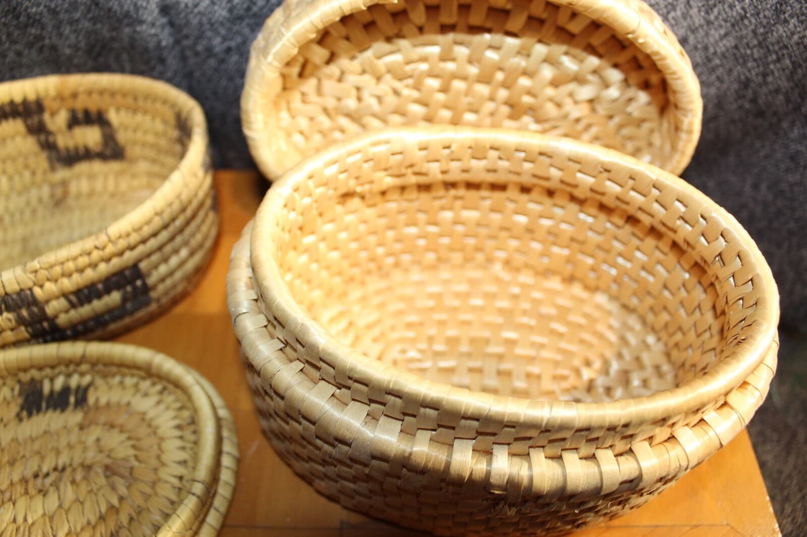 Lot of 2 Handmade Woven Baskets With Lids  6.5x4.5 x 3.5 T  & 6.5 x 4 x 2 3/4 T 3