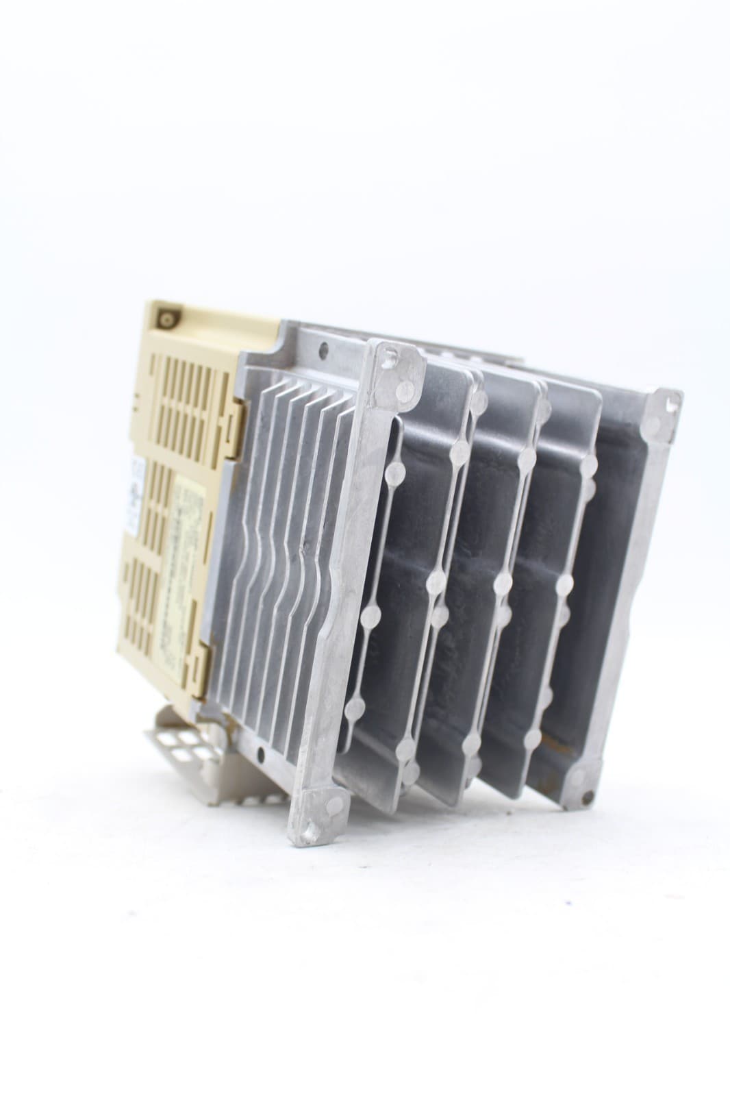 Yaskawa CIMR-V7AM40P7 3-Phase 3.4 Amp Drive *Read 2