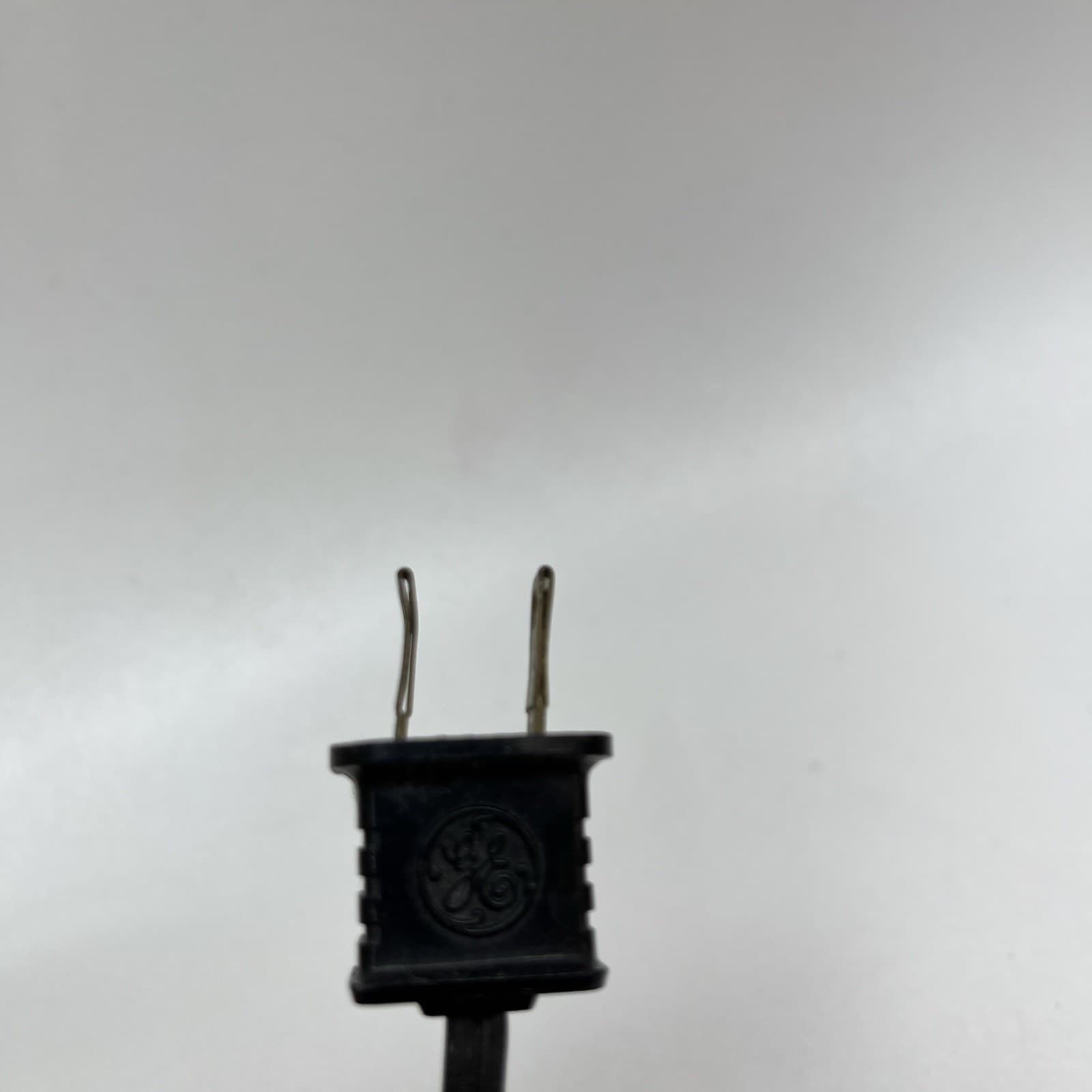 General Electric AM FM Clock Radio Model 7-4550D Walnut Wood Finish Working 3