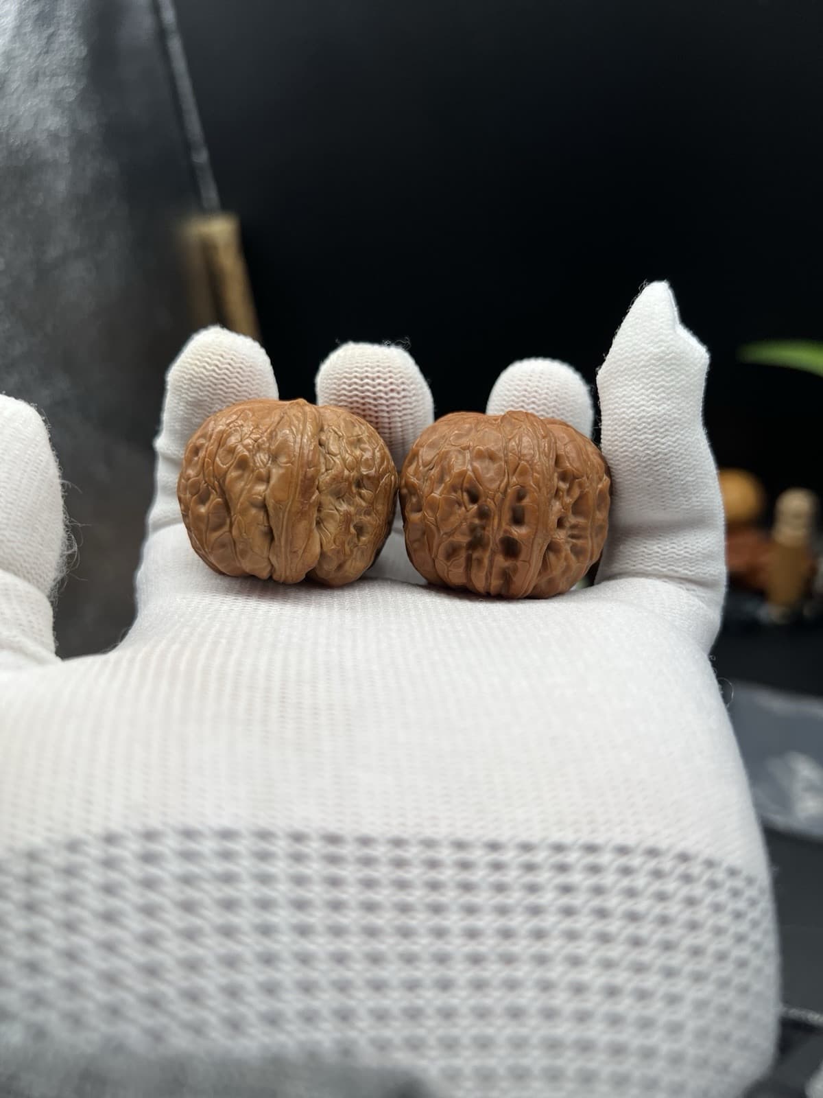 Pair of  Match Chinese Health Walnut 40×39×30mm精配文玩核桃～平谷元宝正奔三棱 5