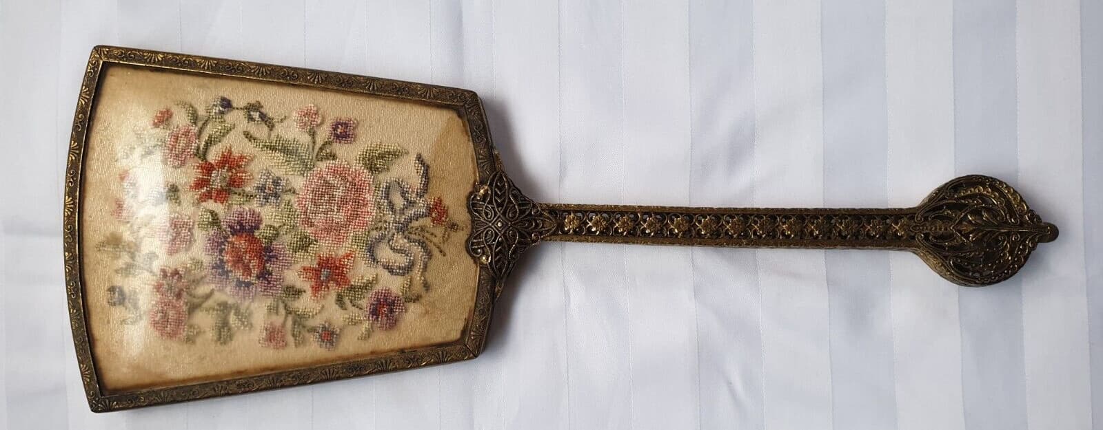 VINTAGE 1940's REGENT OF LONDON PETIT POINT VANITY SET IN ORIGINAL CASE 3