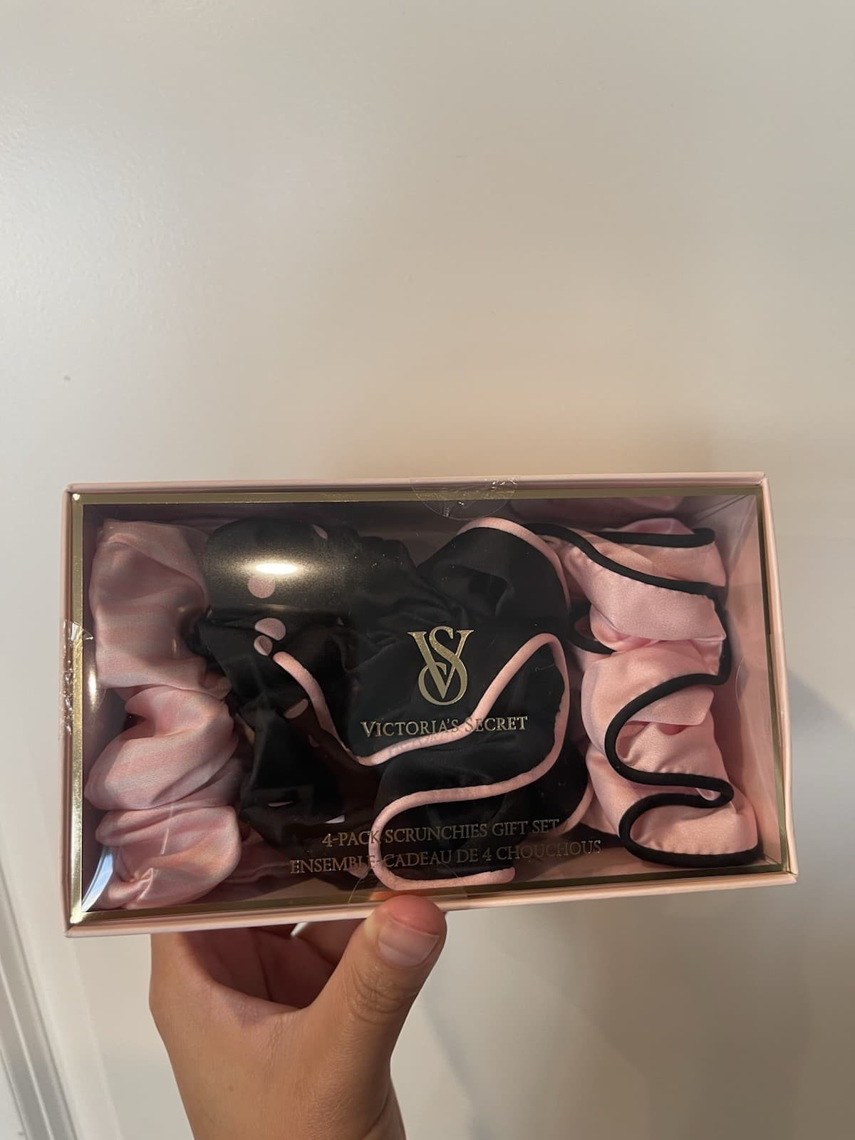 Victoria's Secret Hair Scrunchies Beauty Bundle 4pc Box Set New 4