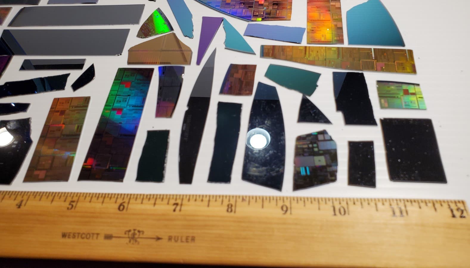 Silicon Si Art Wafer Pieces Plain and with IC Microchip Semiconductor Design 85g 3