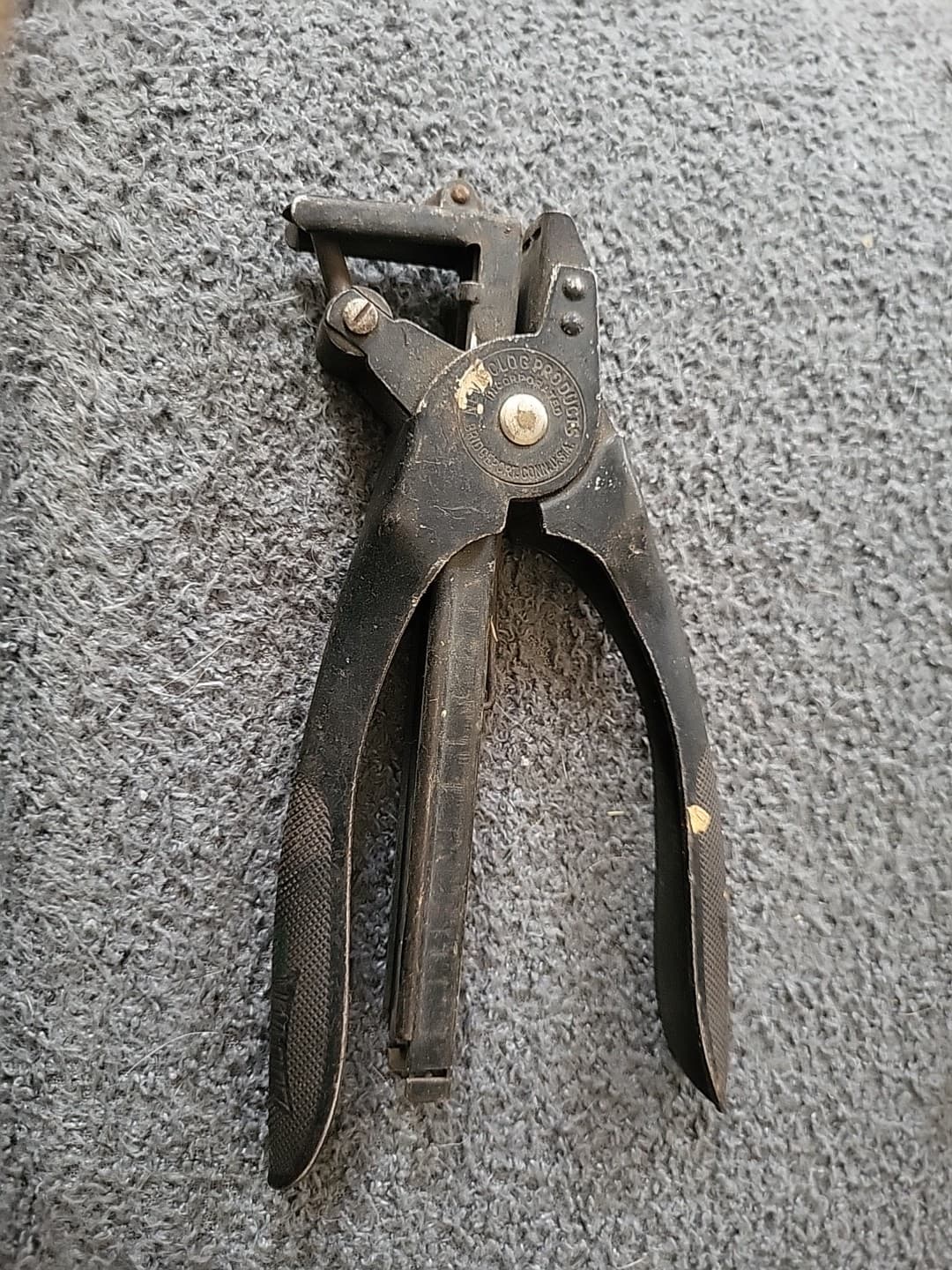 NEVA CLOG Stapling Pliers Model S-100 STAPLER Vintage USA Tool