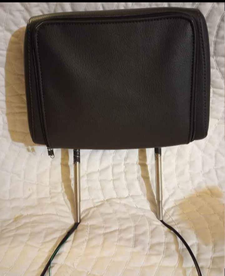 7" Pyle PLD72BK LCD DVD PLAYER Black Leather Car SUV Adjustable Headrest Remote 2