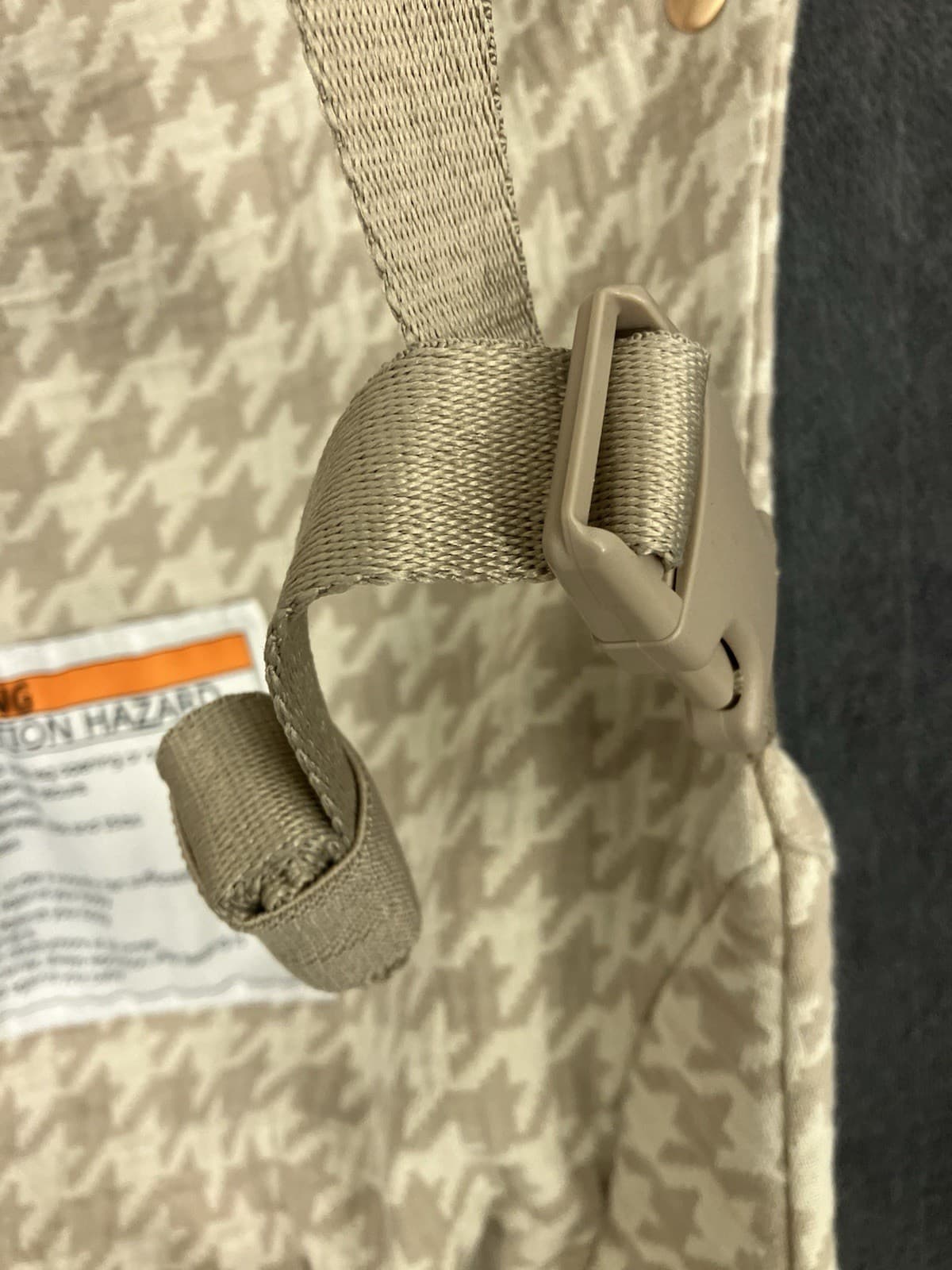 MABĒ The Monarch Baby Carrier Houndstooth Beige Brown Tan Hip - 3 positions 2