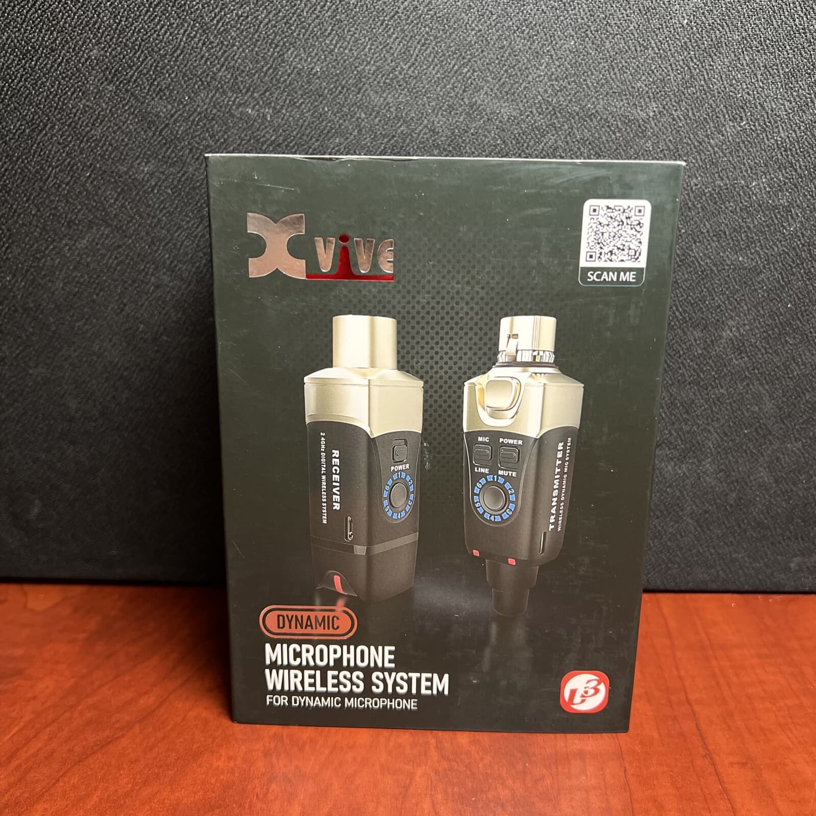 XVIVE U3 2.4GHz Digital Dynamic Wireless Microphone System Black