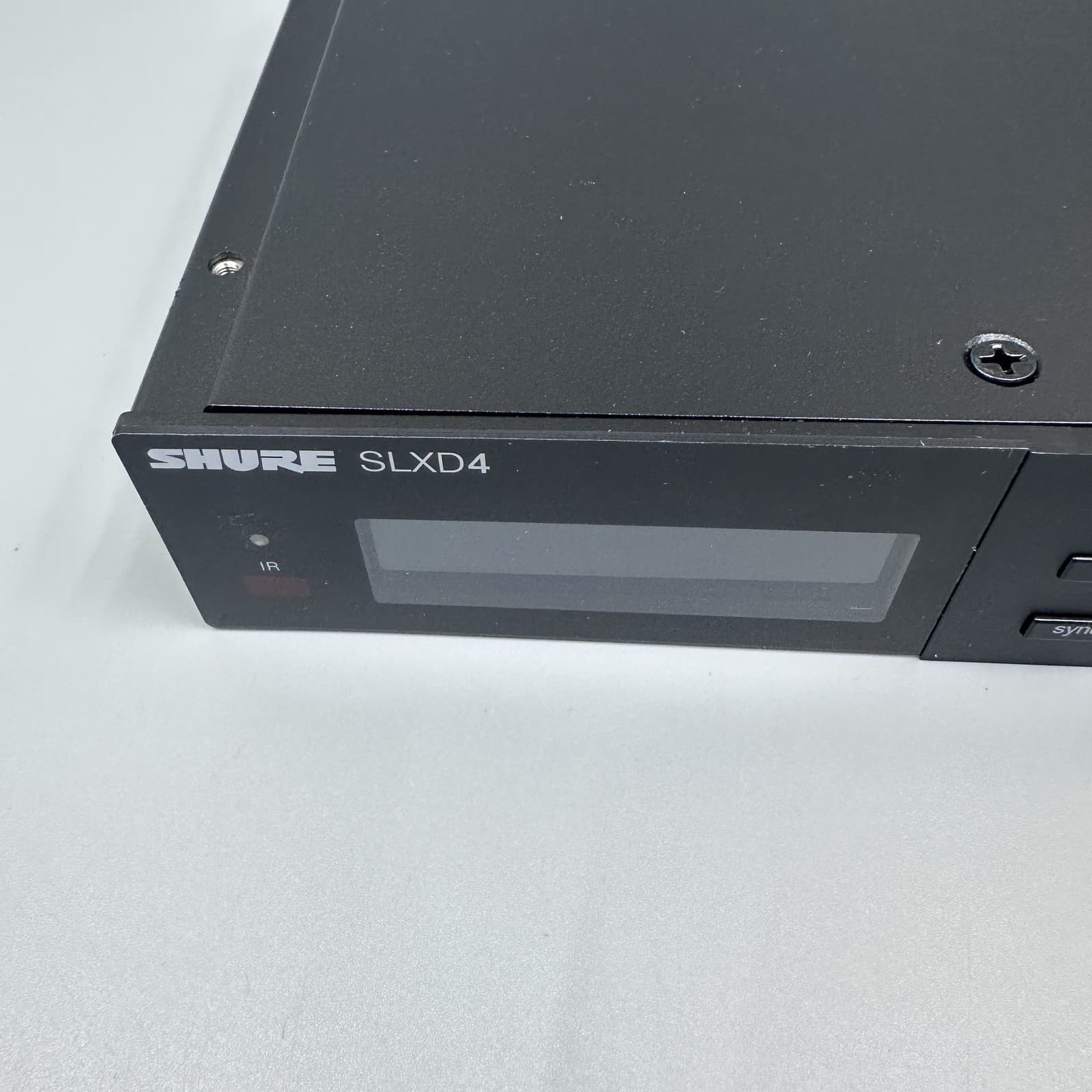 SLXD4 / Beta58A Handheld Wireless Vocal System w/ BETA58 Microphones Express 6