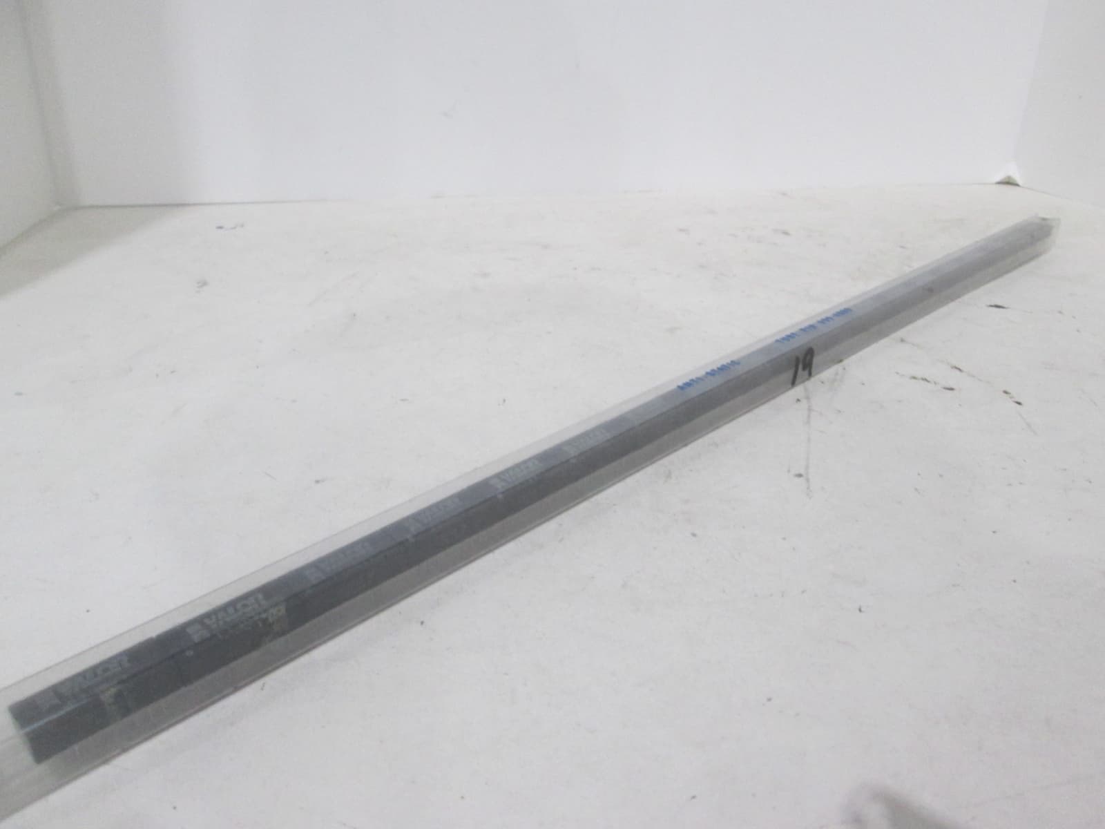 Valor, PT3877 Integrated Circuit, New, Lot of 19