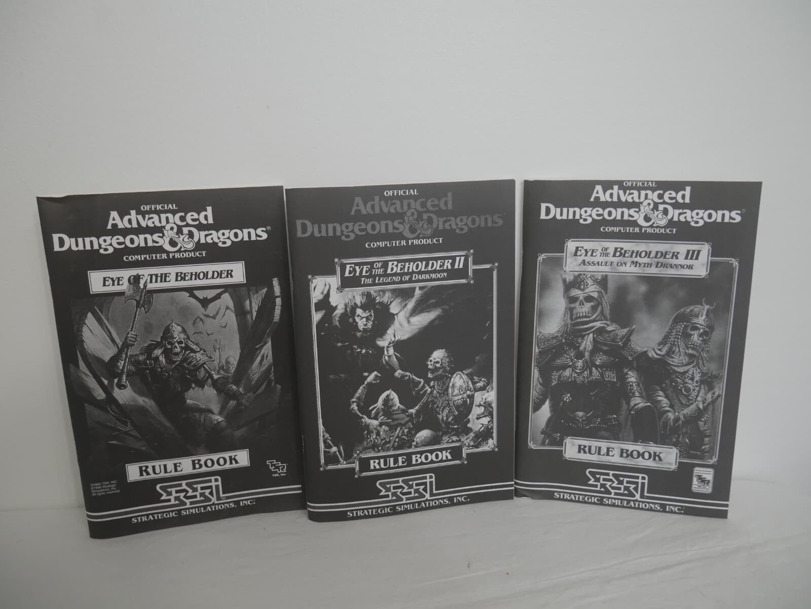 Official Advanced Dungeons & Dragons (EYE OF THE BEHOLDER 1,2,3)CD-ROM (1D1) 4