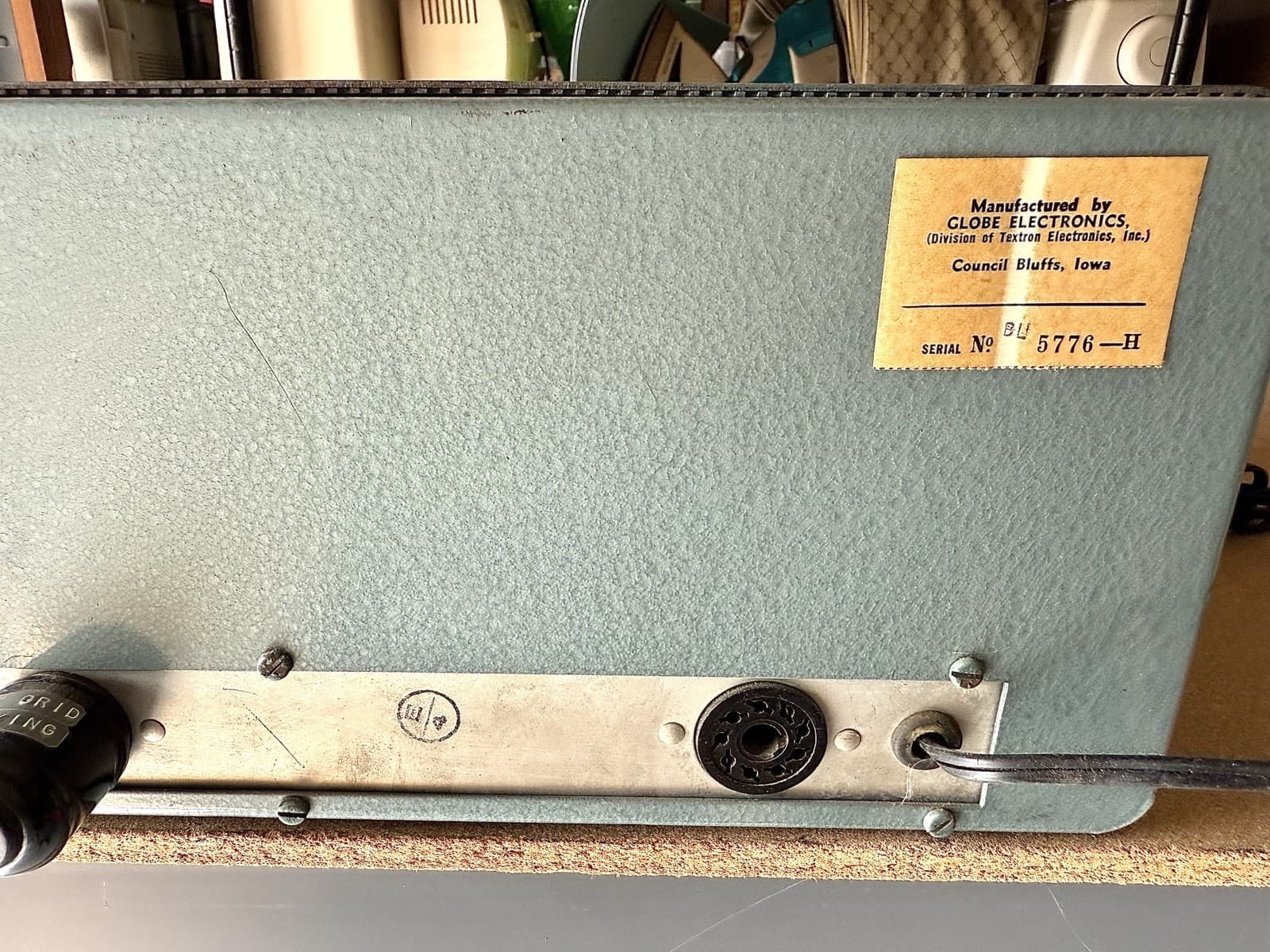 GLOBE ELECTRONICS CHIEF DELUXE  Tube Transmitter 6