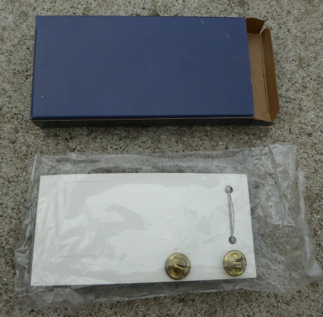 Kuwait Liberation Medal & Ribbon Set New in Box Gulf War 2