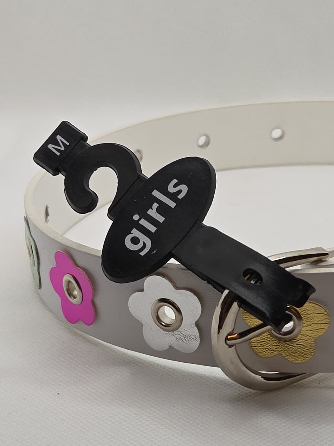 Girls White Flower Belt Size Medium New 4