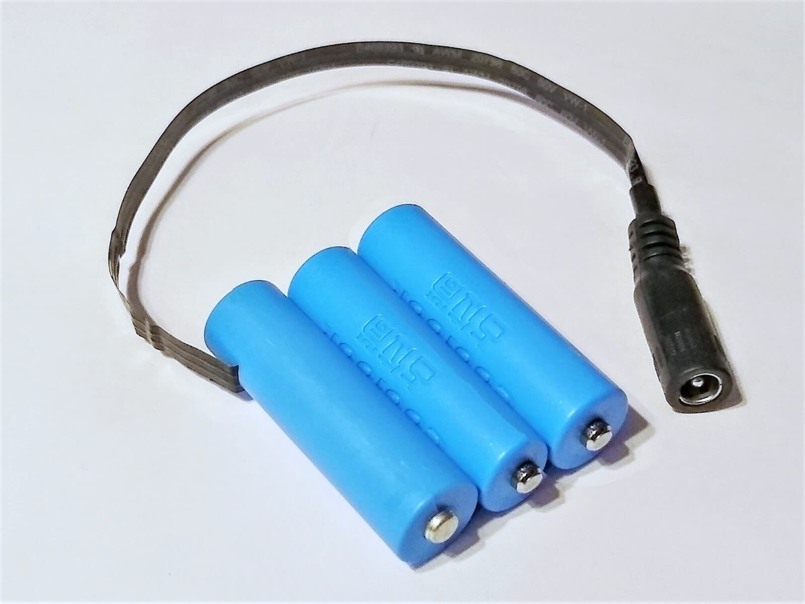 3 x AA Battery Replacement Eliminator Kit for Electronic Devices 5