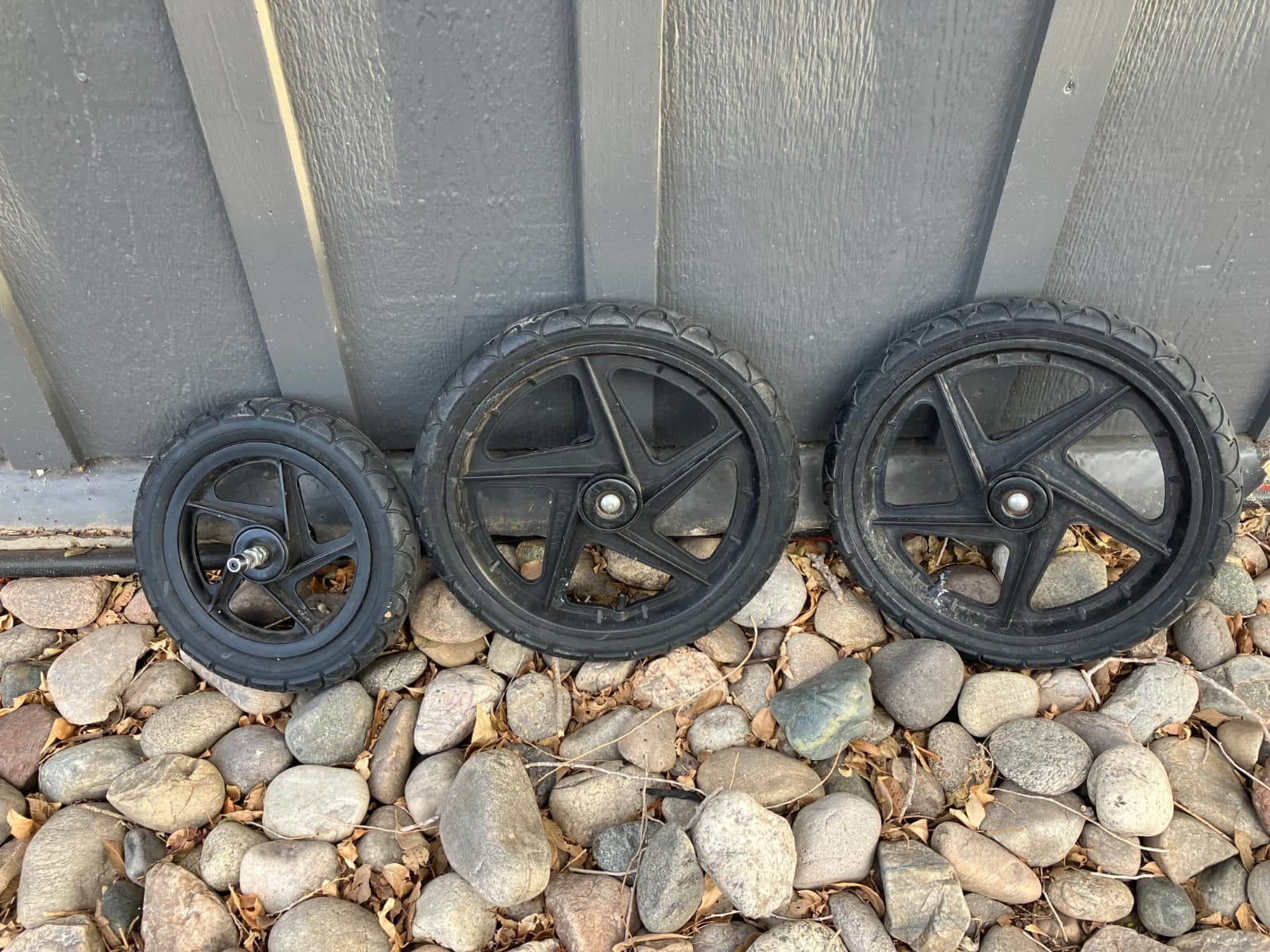 3 Bob Stroller Wheels - used wheels for jogger - 2 rear wheels + 1 front wheel