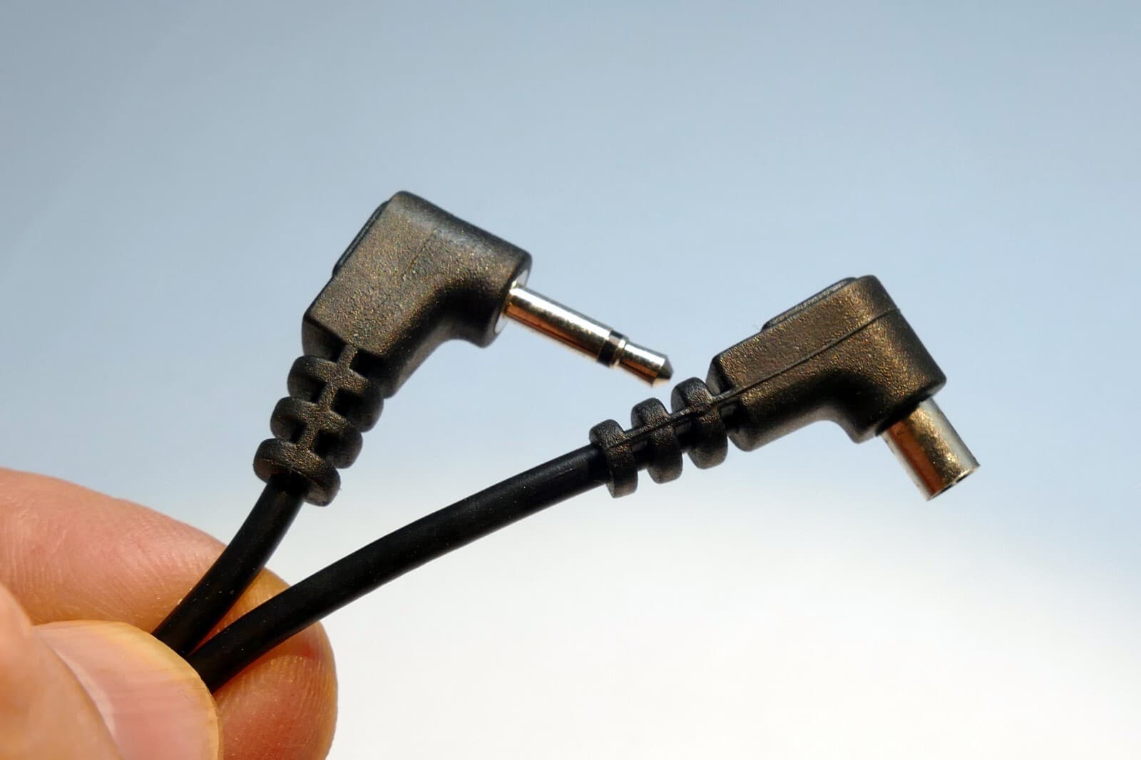 1 foot  Flash Strobe Extension Cord  PC Male to 2.5 mm  male phone camera 3