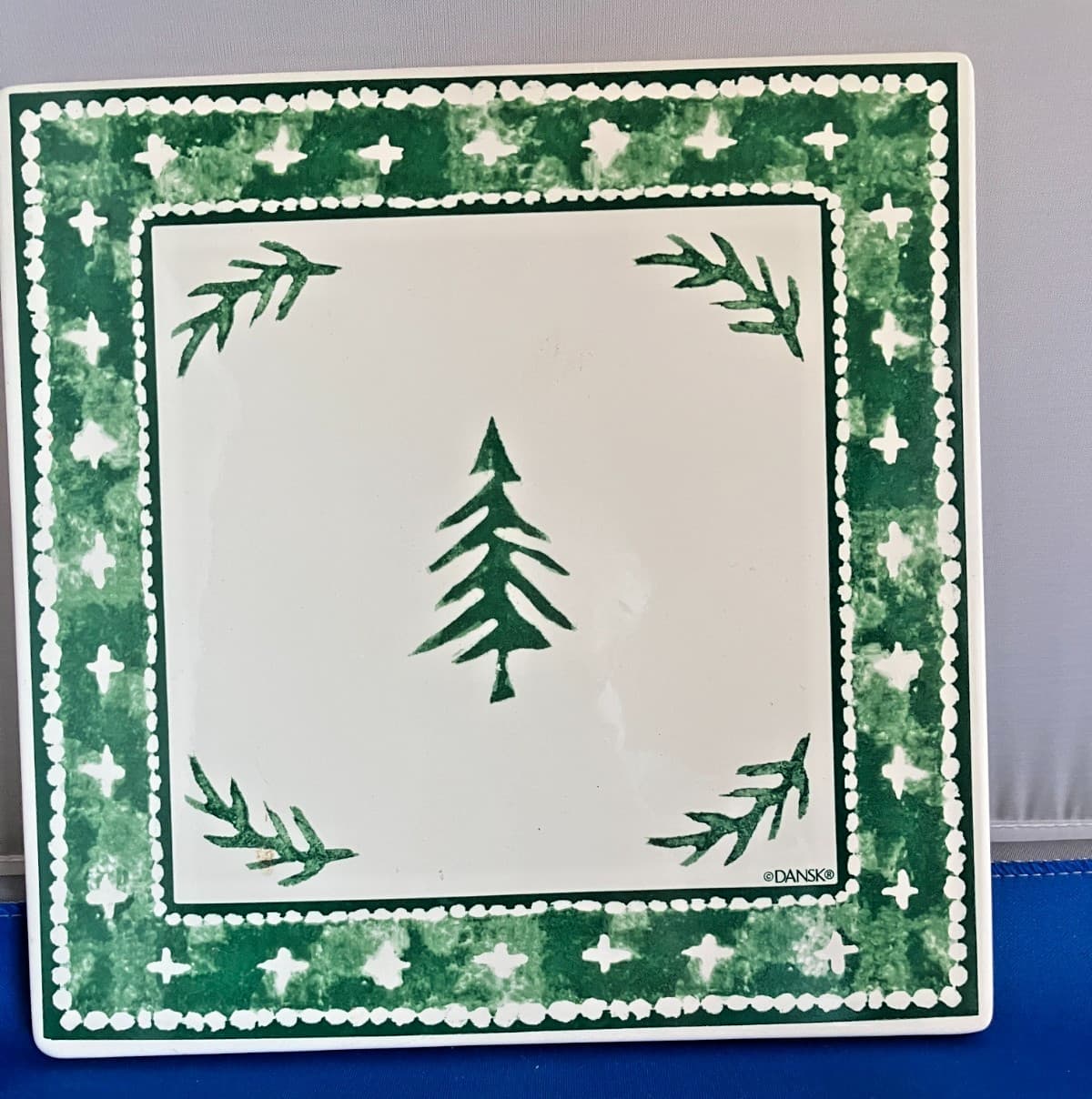DANSK Nordic Knits Green Trivet Tree 8” x 8” Cork Backing w/Hook To Hang 3