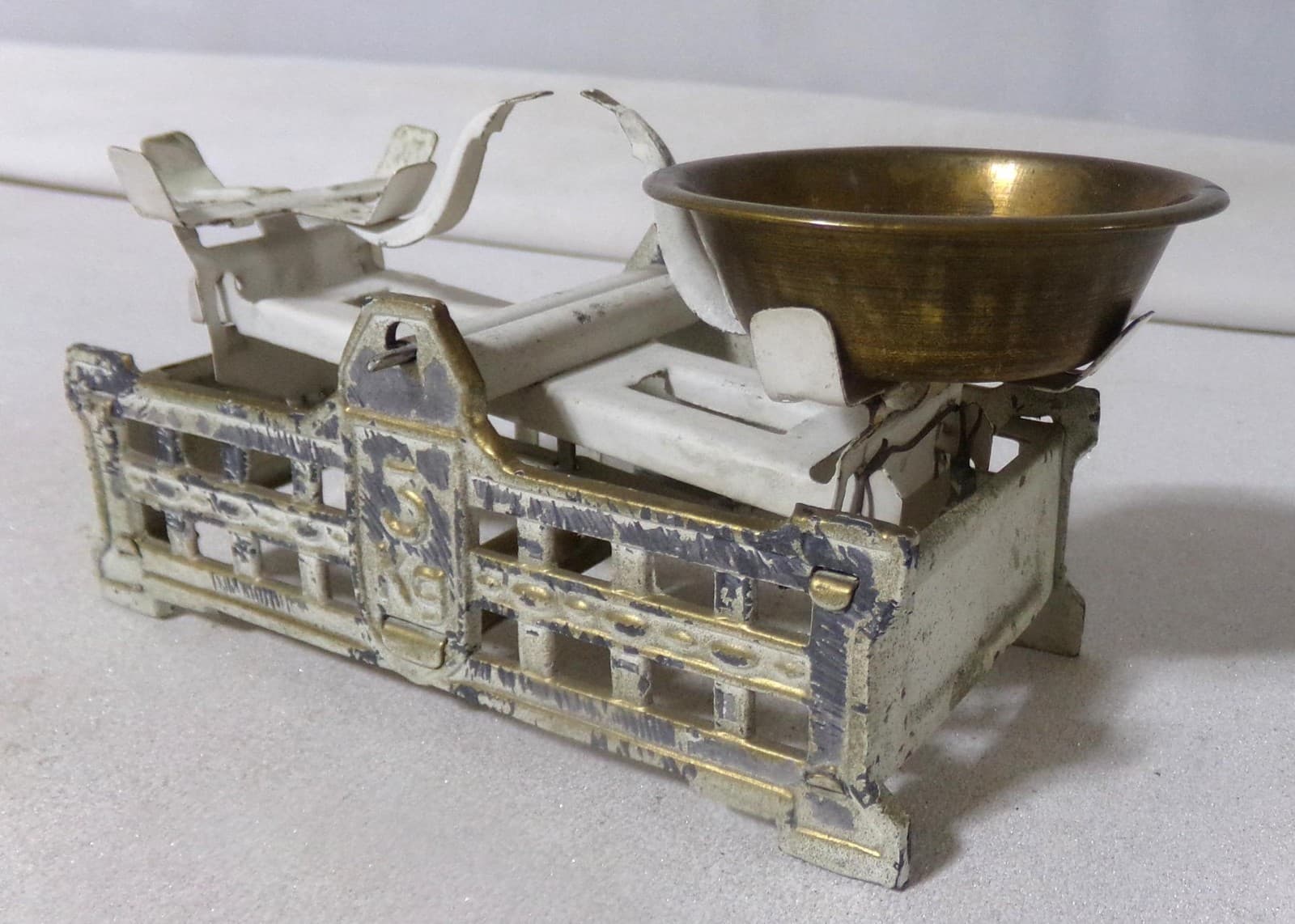 Vintage 3 kg Bing ? Egg Scale 5