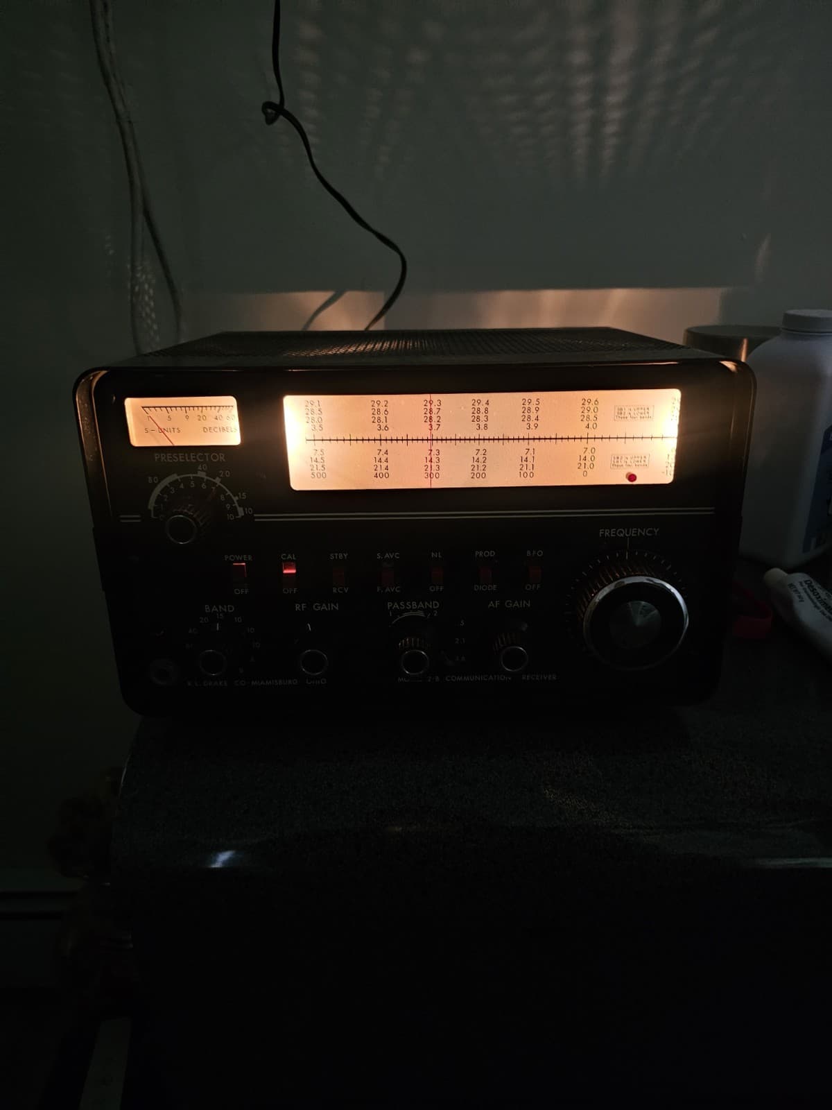 Vintage RL Drake Co. Model 2-B Communications Receiver Untested, Powers Up 2