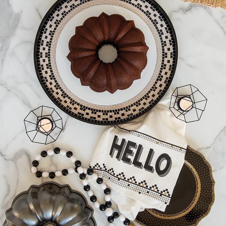 Nordic Ware Original ProCast Bundt® Pan 2