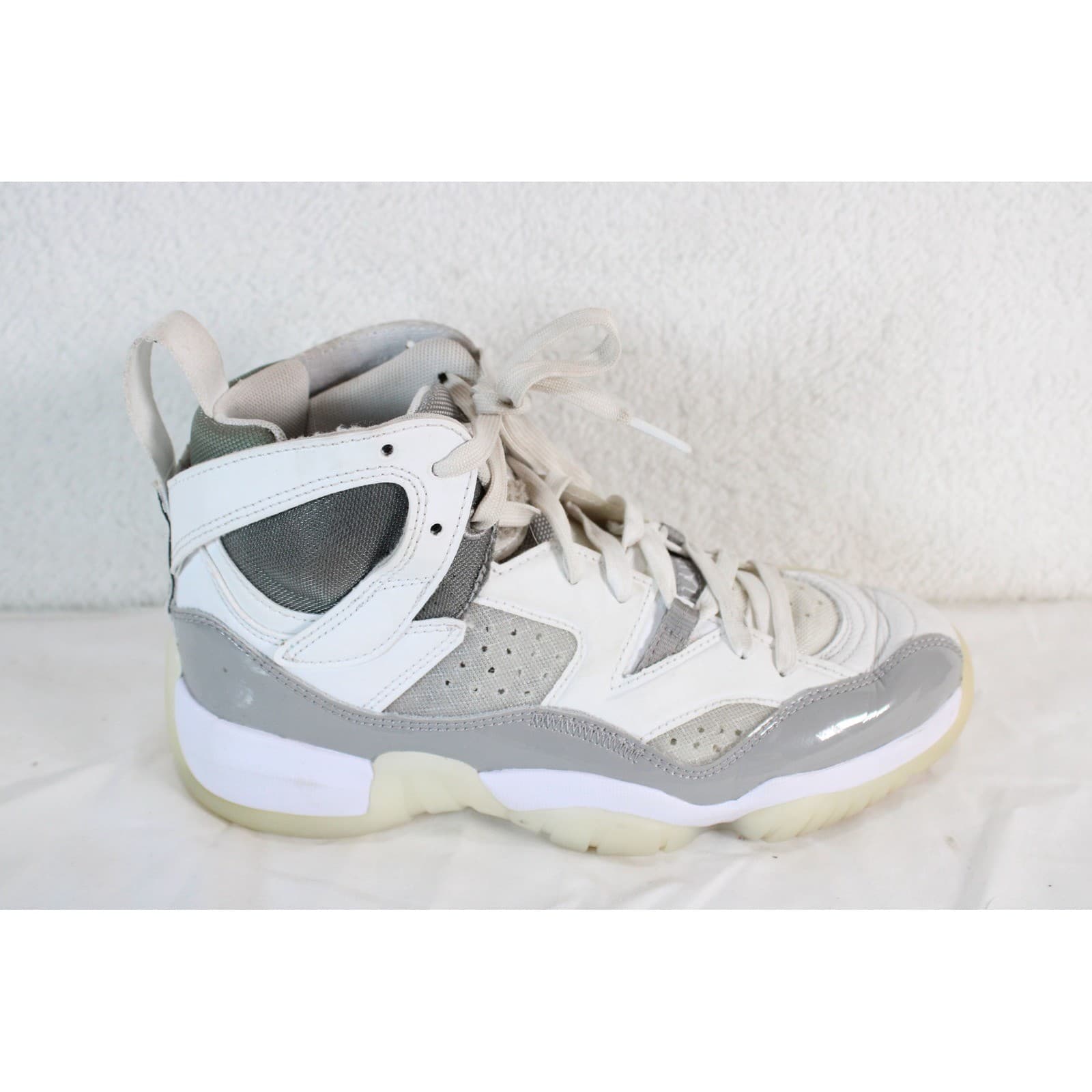 Nike Jordan Jumpman Two Trey Basketball Shoes High Top Sneakers White Gray Size 3
