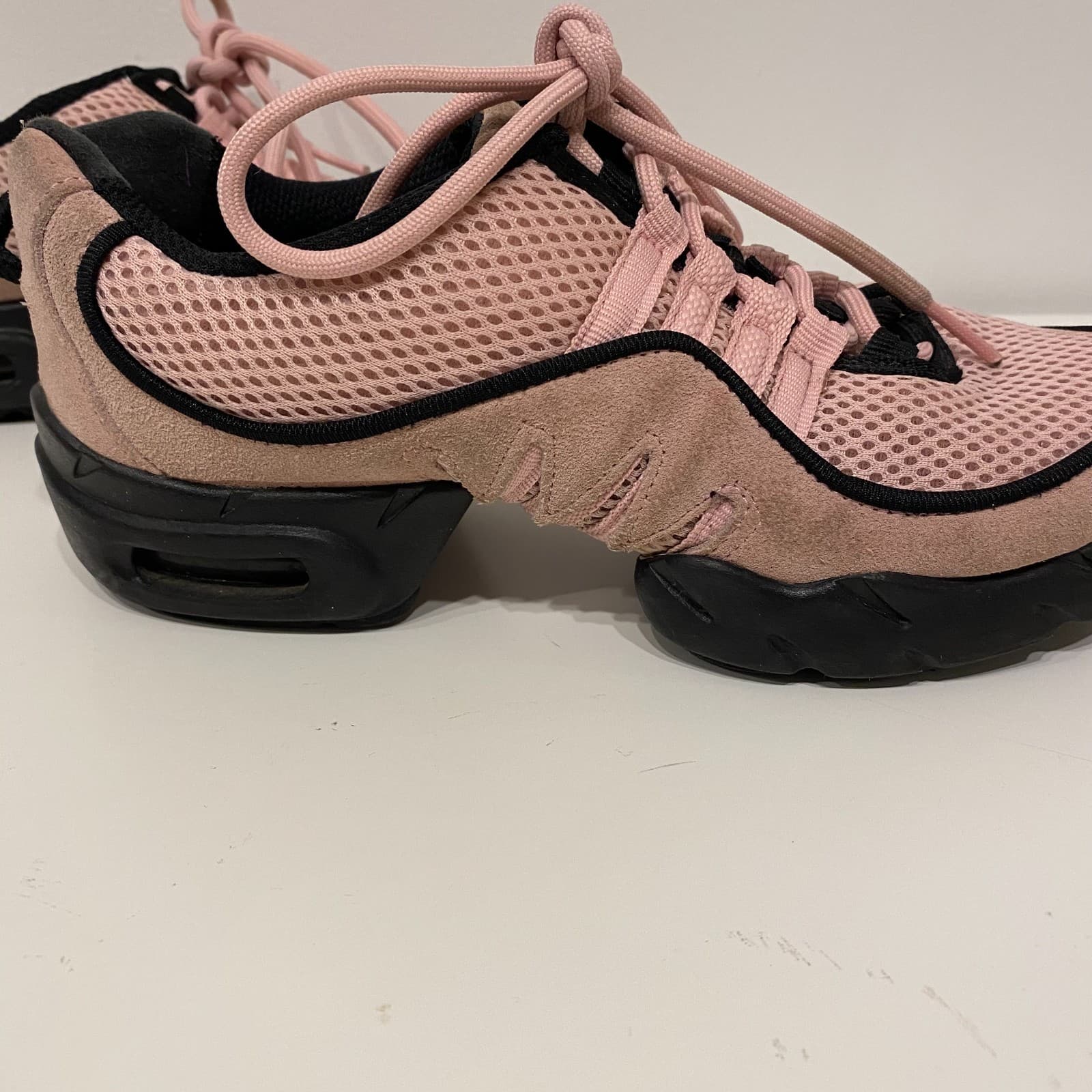 Bloch Adult Mesh Dance Sneaker in Pink Size 9 2