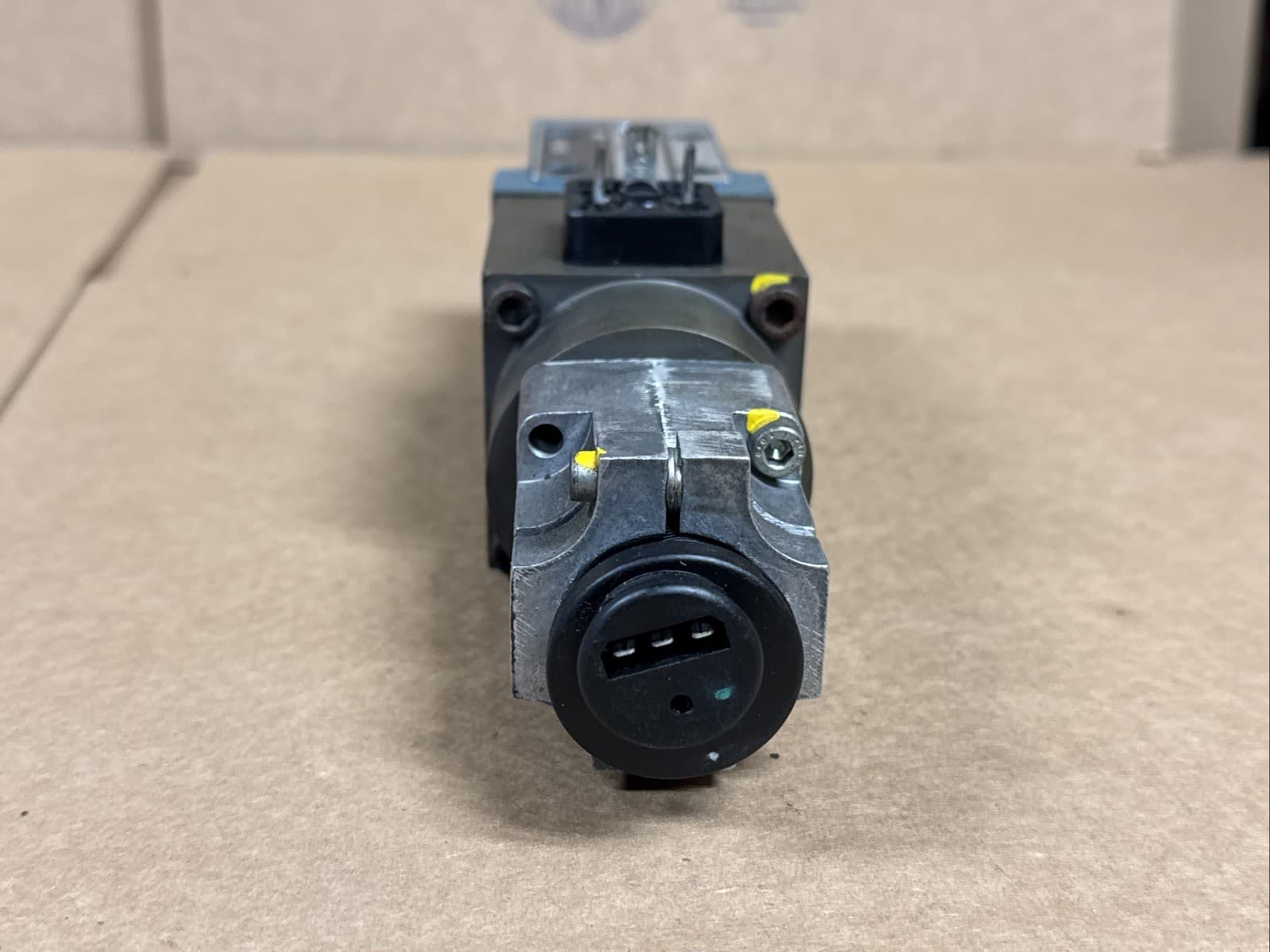 Bosch 0 811 402 003 Hydraulic Solenoid Valve 12V  1 835 100 034 FAST SHIPPING 5