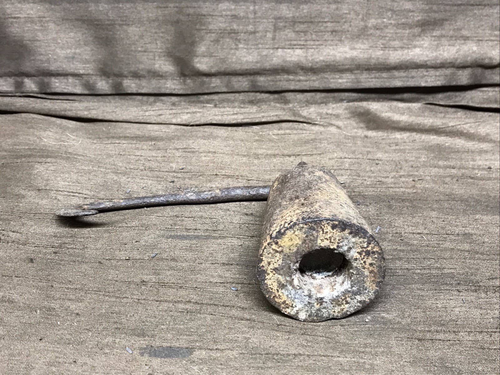 Antique 1 LB Hanging Beam Scale Weight Primitive Farm Cotton Tobacco Old 4