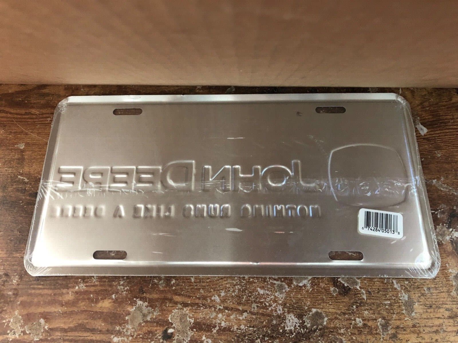 Sweet JOHN DEERE Metal License Plate NOTHING RUNS LIKE A DEERE unopened pink #1 4