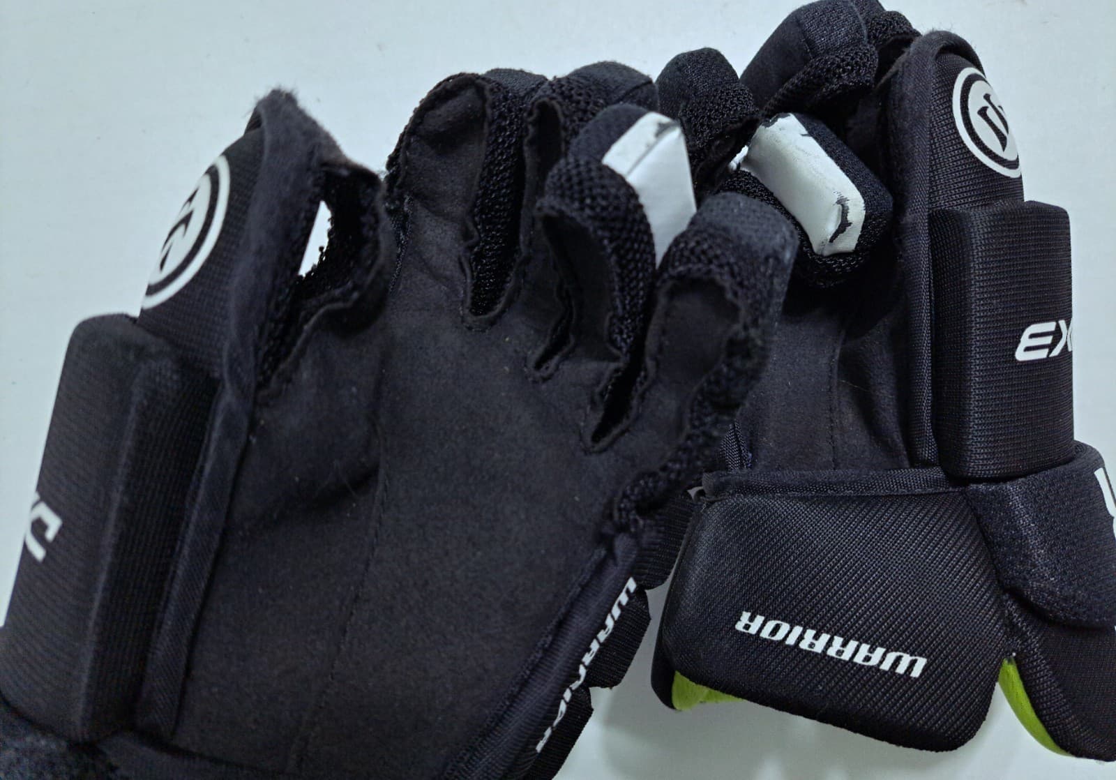 Warrior Alpha 9" Pro Hockey Black Padded Gloves Lacrosse 3