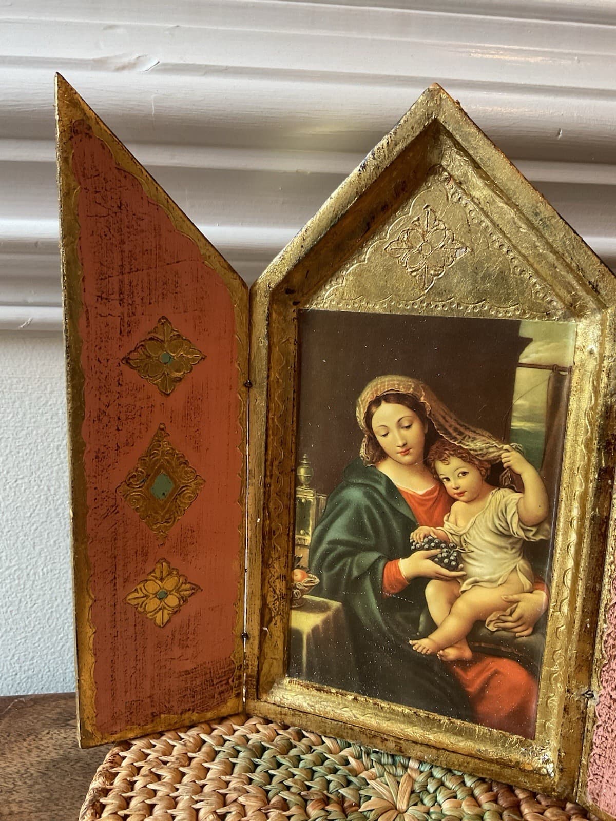 Jesus And Mary Florentine Style Triptych “Our Lady Of The Grapes” Vintage 4
