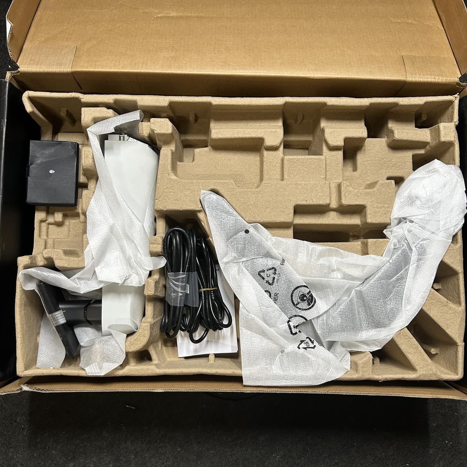 Alienware AW2723DF Gaming Monitor 27" 240Hz Display, Lunar Light 5