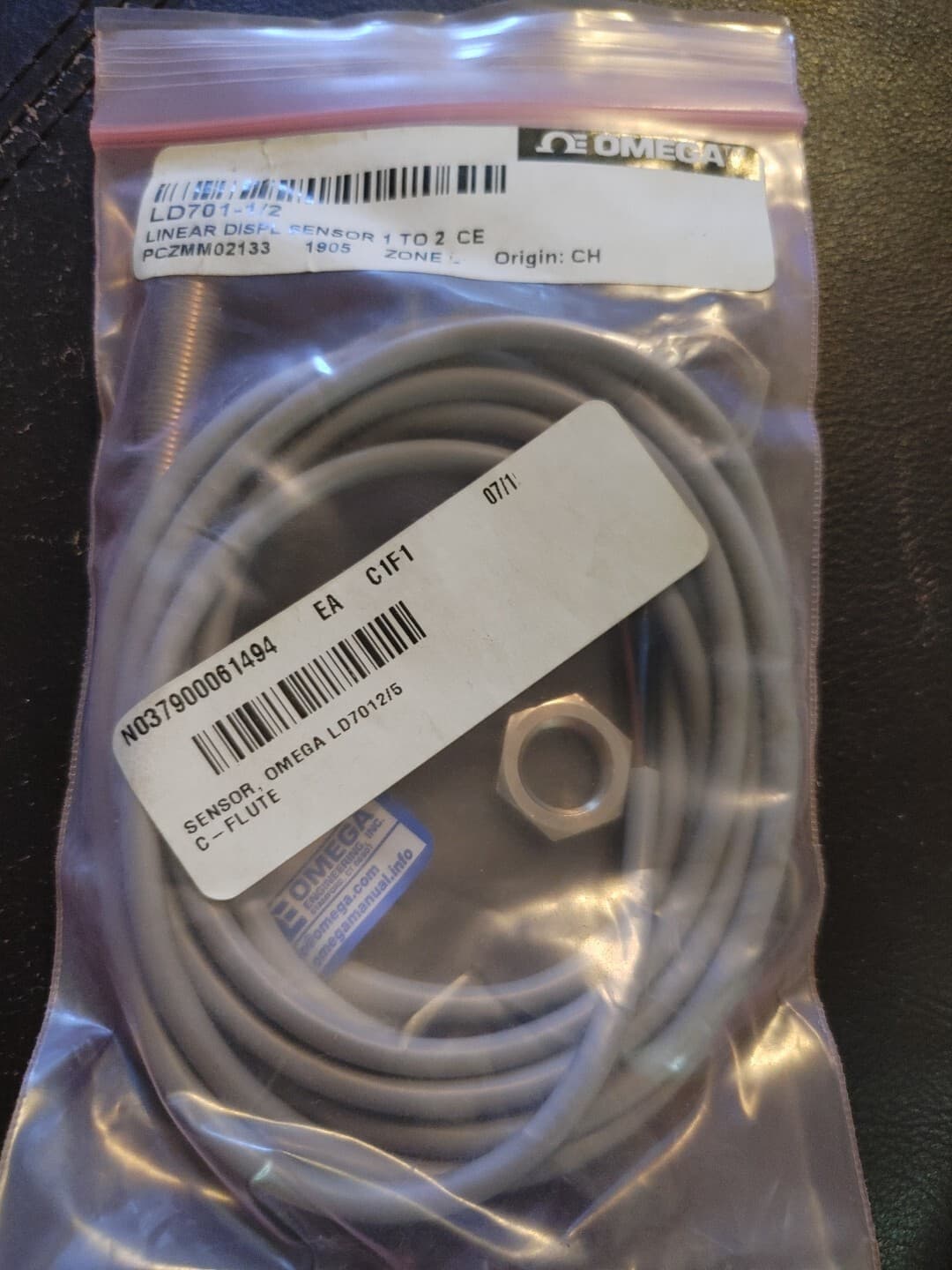 BRAND NEW Omega Engineering LD701-1/2 Linear Position Sensor