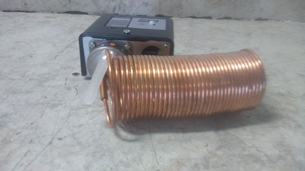 Johnson Controls A70HA-1C 120 to 600VAC Line Volt Mechanical Tstat 4