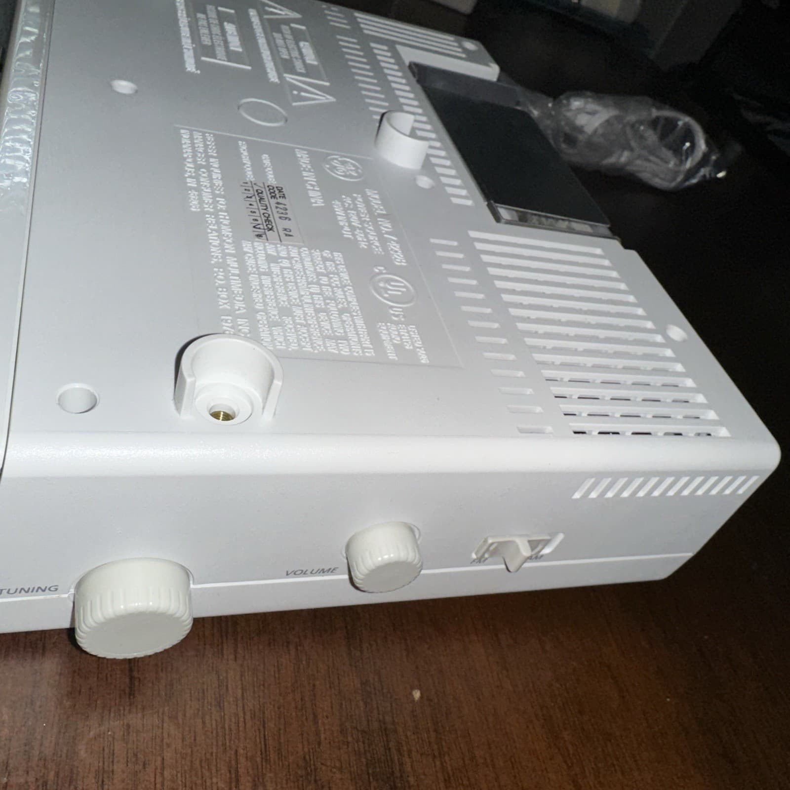 GE Spacemaker AM&FM radio with light under counter radio NEW/other 6