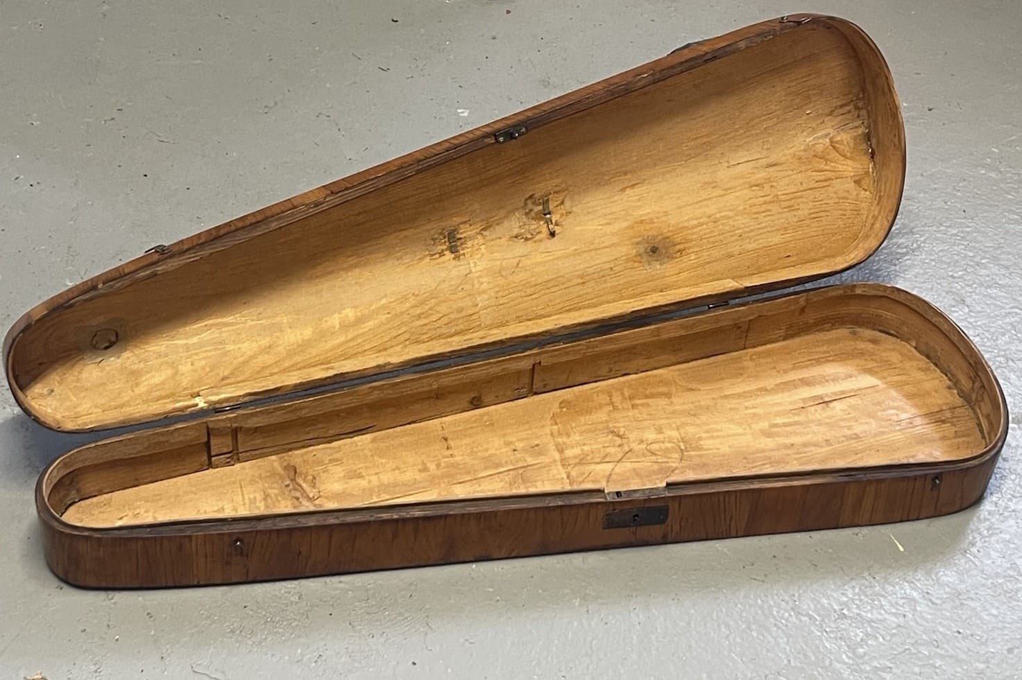 Beautiful 19th Century Violin Case With Banded Veneer. Original Hardware. 5