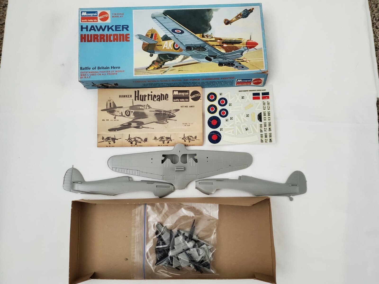 WORLD WARII ROYAL AIR FORCE HURRICANE FIGHTER HAWKER MODEL KIT COMPLETE KIT