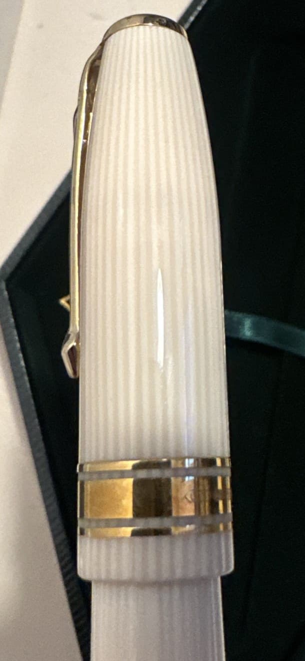 Conway Stewart 100 Series Cream Casein W/Gold Trim Fountain Pen Fine Nib 117/300 4