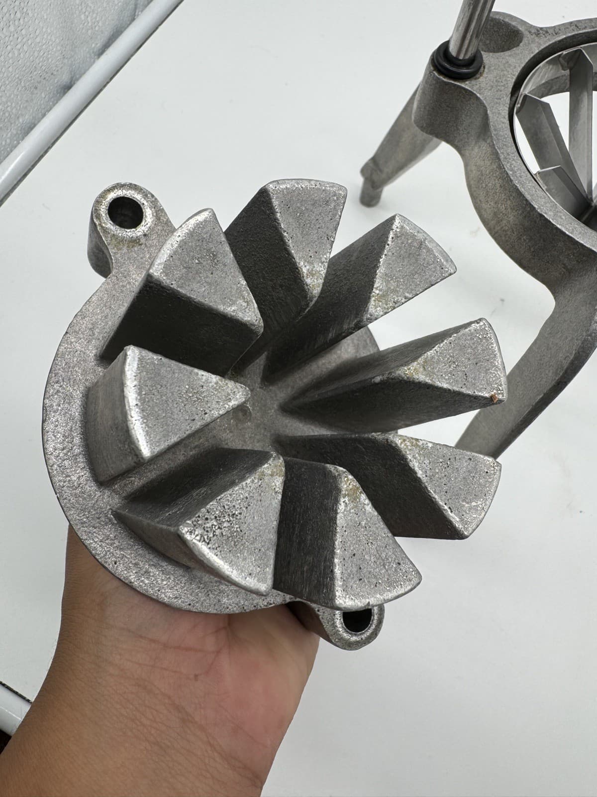 Lincoln Redco Wedgemaster 404N- 4 Section wedge Cutter 4