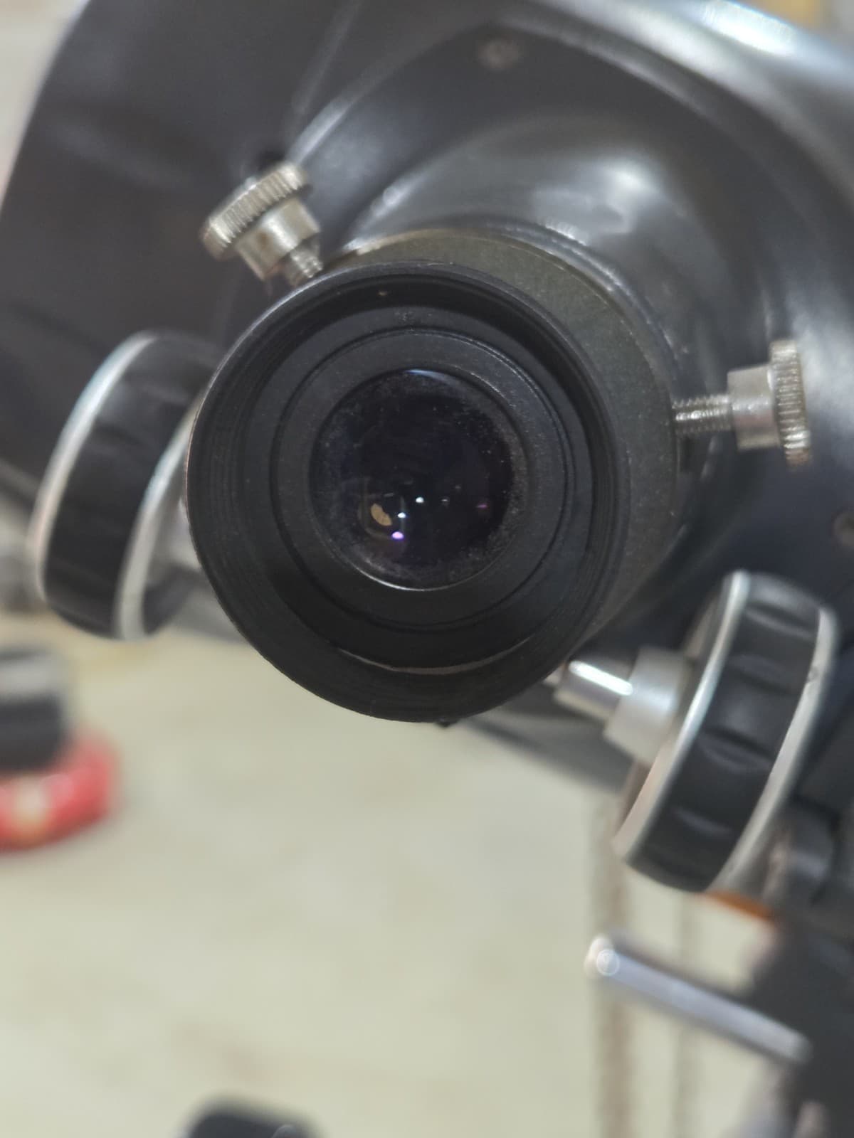 Celestron Astromaster 114 EQ  Telescope 114mm F1 =1000 F/9 Model 31042 4