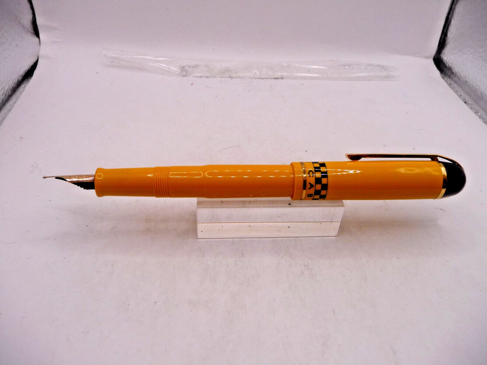 Eversharp l990's Skyline Yellow Taxi Fountain Pen-New old stock--medium 3